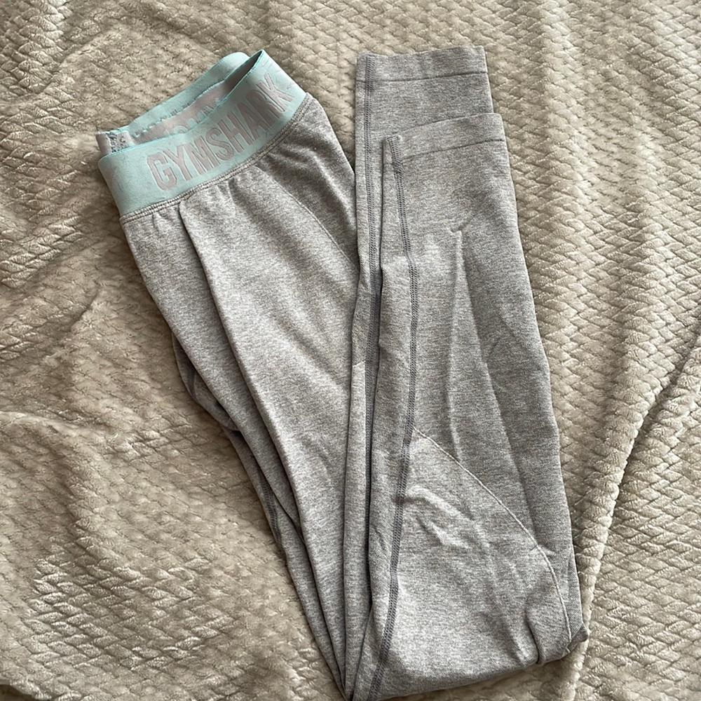 Gym shark pants Sz m light gray